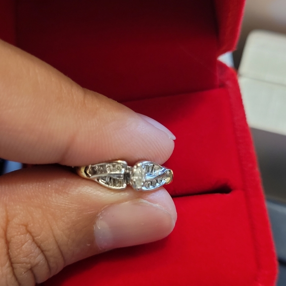 14k Gold Diamond Engagement Ring or Promise Annive - Picture 5 of 7